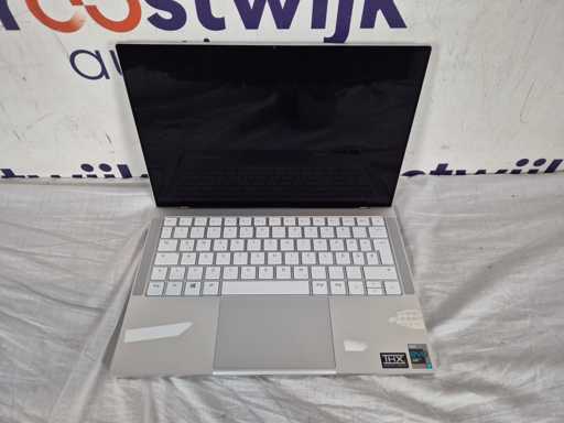 Razer Book UHD Touch 60Hz I7-1TB laptop (Silver)