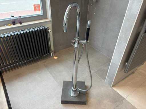 Ensemble de robinet autonome pour bain chaud