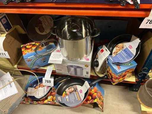 Various kitchen supplies GSW/ibili