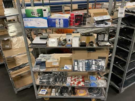 Lotto di vari componenti elettronici