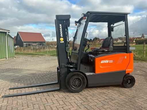 2017 Doosan B25X-7 Vorkheftruck