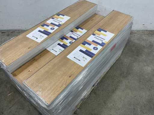 Podłoga laminowana – ciemny naturalny dąb – podłoga laminowana 51 m2