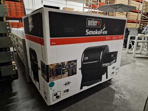 Weber SmokeFire EX4 GBS Black Pellet Barbecue met Weber Connect