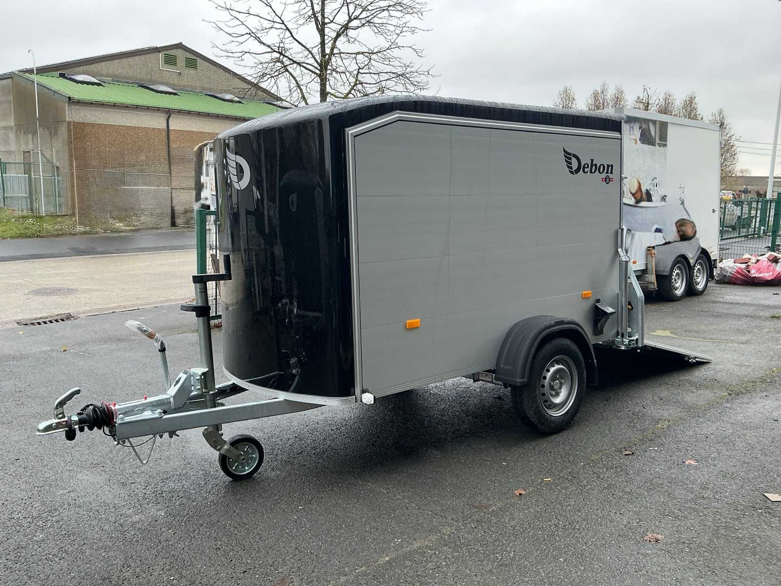 Nancy Cheval Moto Trailer