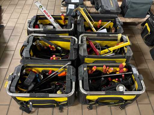 Stanley koffers met divers gereedschap (6x)