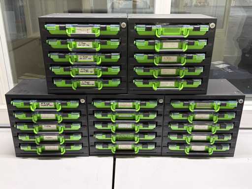   Bornes d’assortiment de petites pièces (multi-pièces)