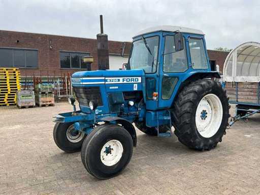 Ford 6700 Two-wheel drive farm tractor