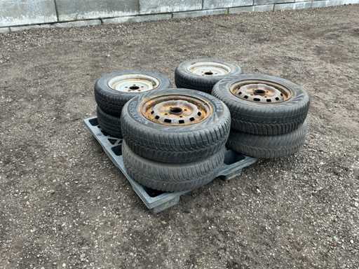 Verschiedene Reifen Autoreifen