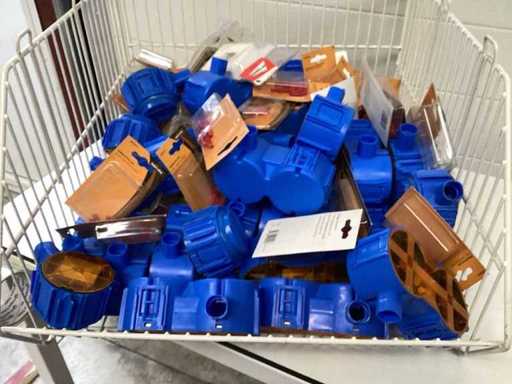 Partij inbouwdoos zie foto’s Inbouwdozen en kabelschoenen