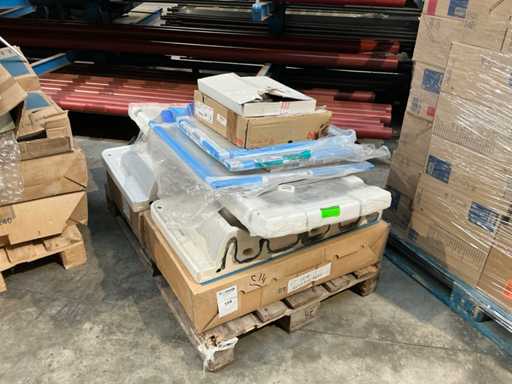 Lot de divers produits sanitaires