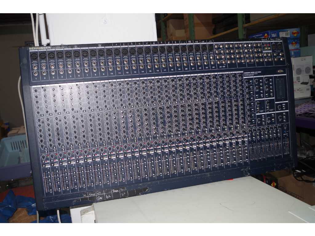 Behringer MX3282A - Mixer analogic