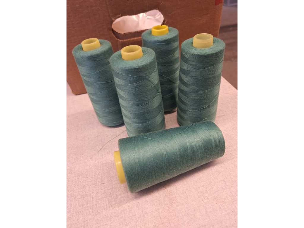 5 stuks polyester garens 5.000m per klos 70/2 groen