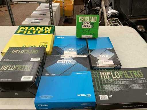 Lotti vari inclusi filtri dell'aria Moto