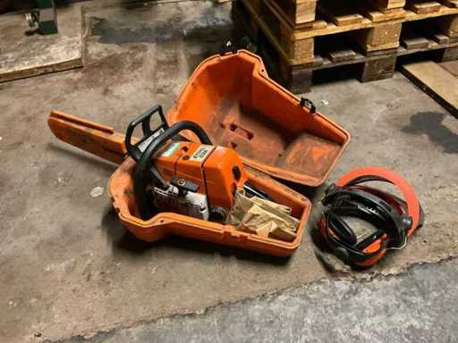 Stihl 036 Tronçonneuse dans l’étui