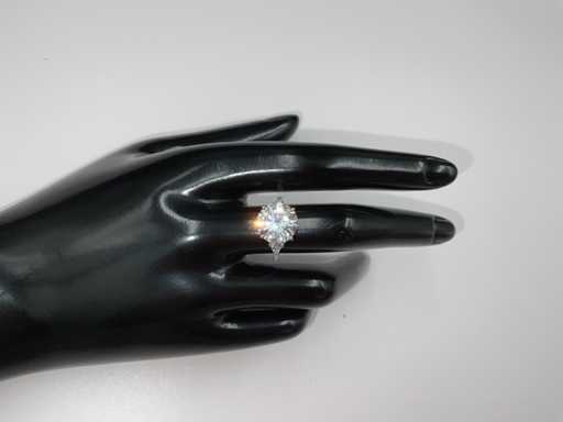 Anello in oro bianco 14 carati con 6,21 carati. diamante