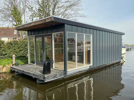 Casa galleggiante 2025