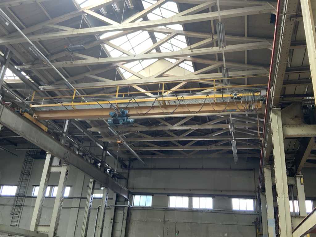 1982 Overhead hall crane (HD 016)