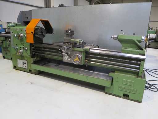 UCIMU BF 300 Lead and Pull Spindle Lathe
