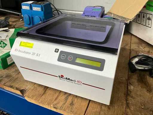 2004 DiaMed ID-Incubateur 37 SI Laboratory