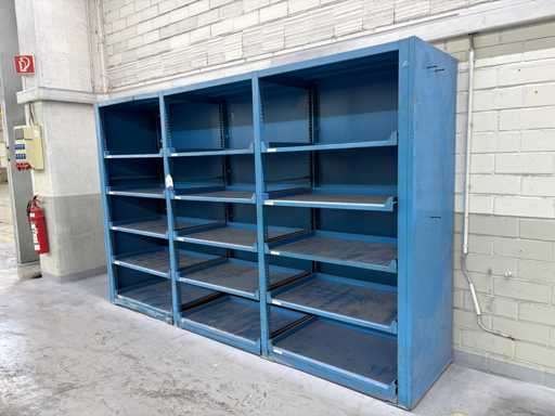   Rollaus shelf