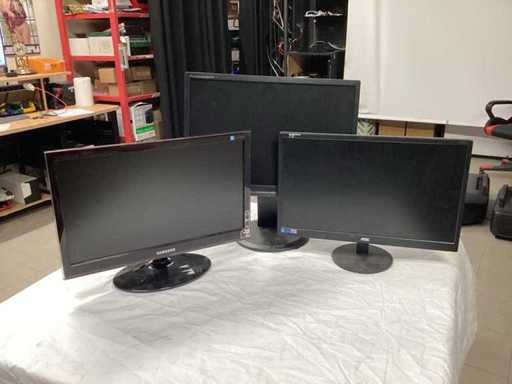 22' MONITOR (3x)