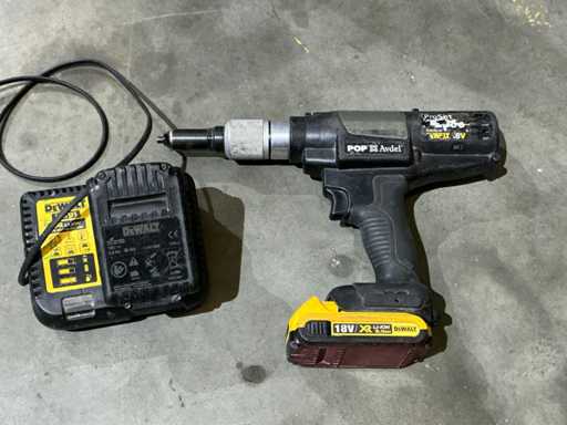 Dewalt PB2500 Blindklinknagelmachine