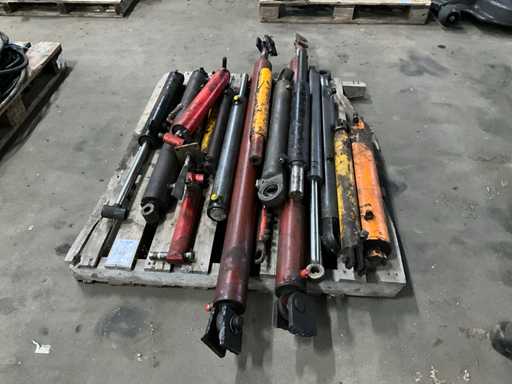 Série de divers cylindres hydrauliques