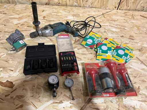 Werkzeuge und Zubehör