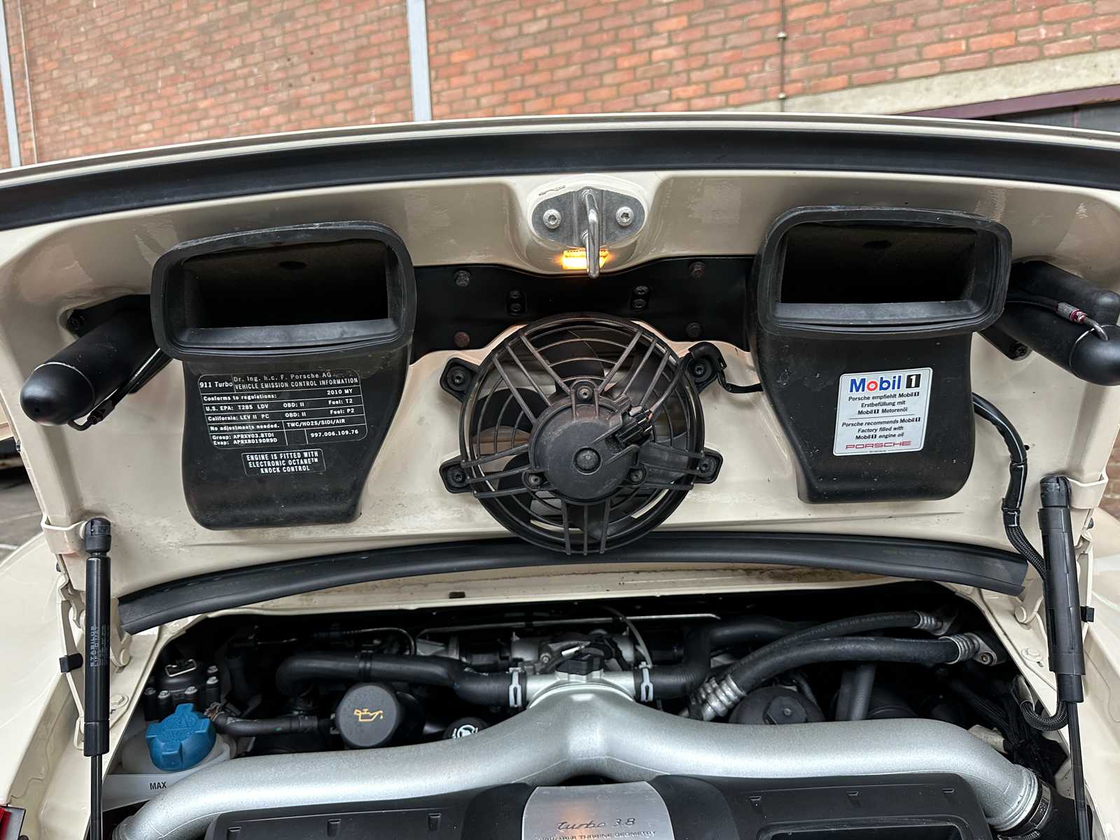 Porsche 911 Turbo Cabriolet 997.2 3.8 TT 500pk 2010 -Hardtop- Youngtimer (23.000 km) 