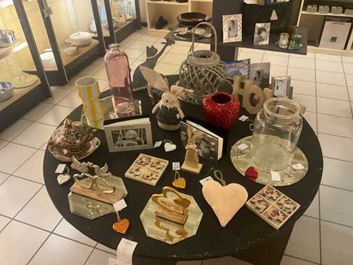 Divers matériaux décoratifs et cadeaux