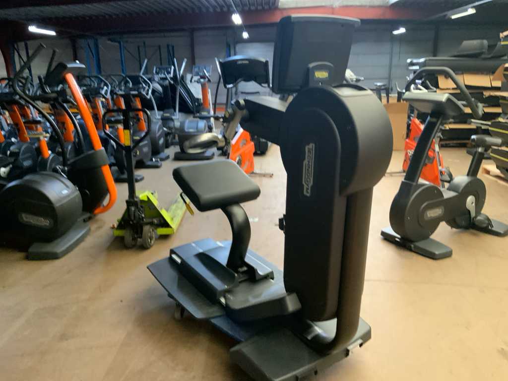 Technogym excite hot sale 700 crosstrainer