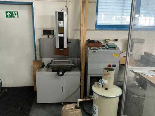 MIKUNI - ED-X - Senkerodiermaschin