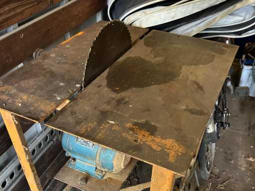 EMF Dordt 226B Saw Table