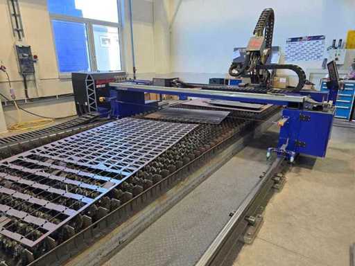 ZINSER - 2425-I / 3600 - CNC-gesteuerte Plasmaschneidanlage - 2017