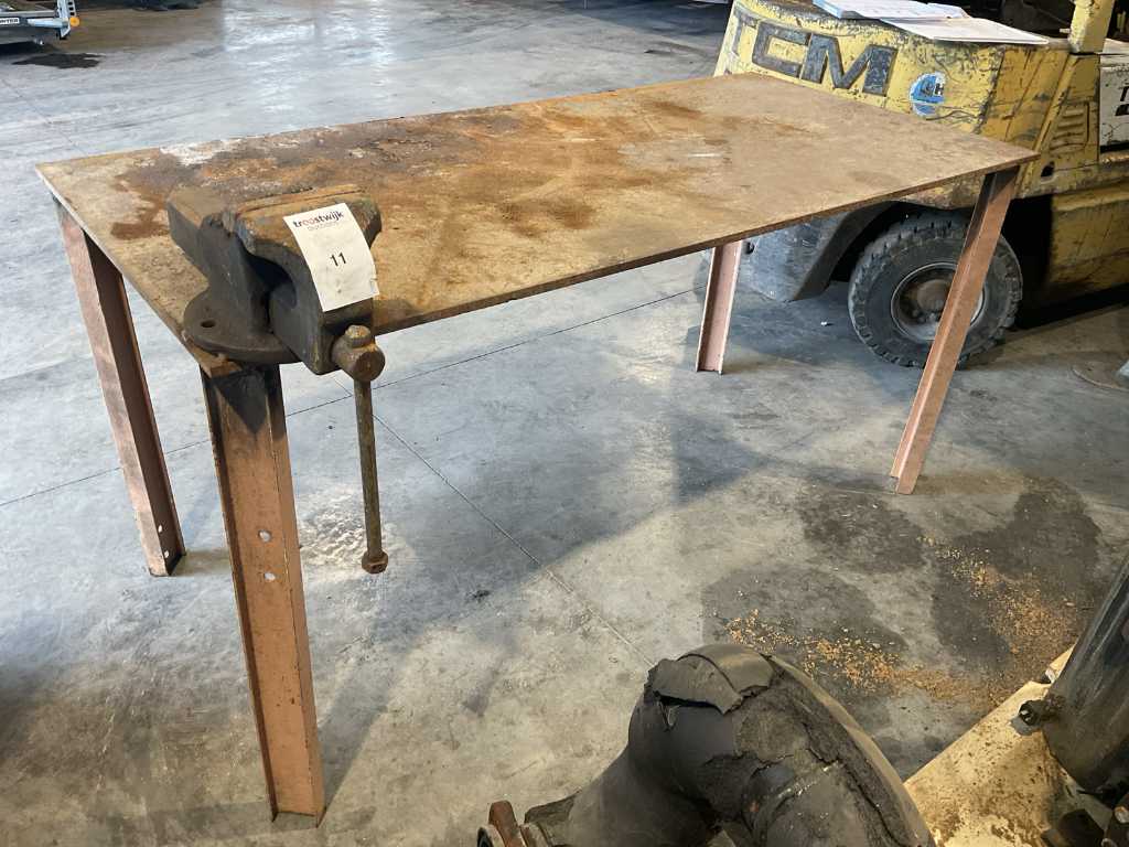 Sheet steel welding table workbench