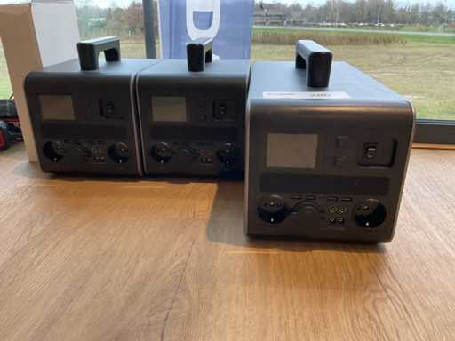 Hyundai Portable power Station (3x)