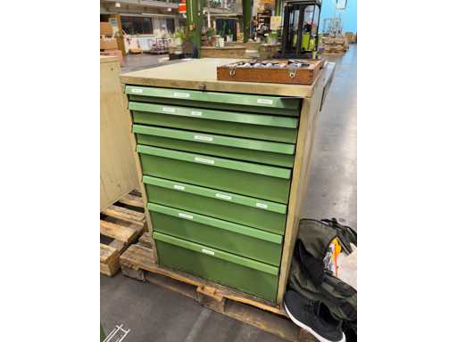   Workshop drawer cabinet with contents