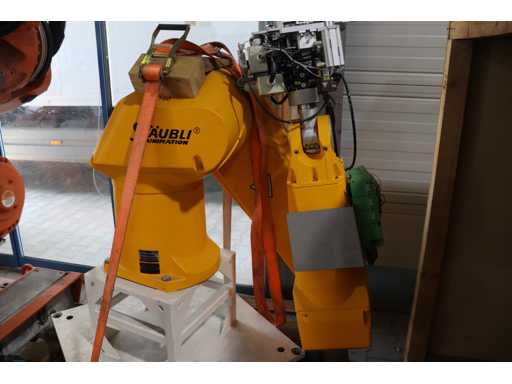 STÄUBLI RX160 Industrial Robot 