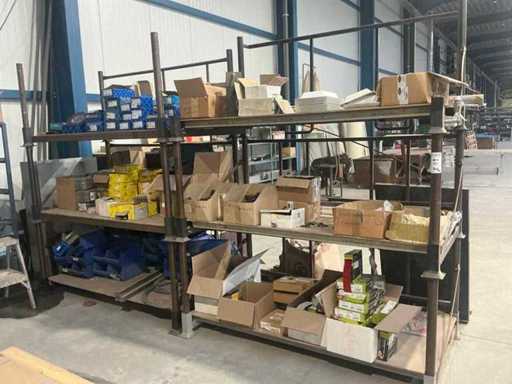 Charge von Lkw-Teilen