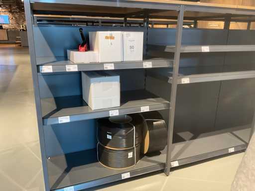 O.a. Gespen Bandsluitapparaat en linten (7x)