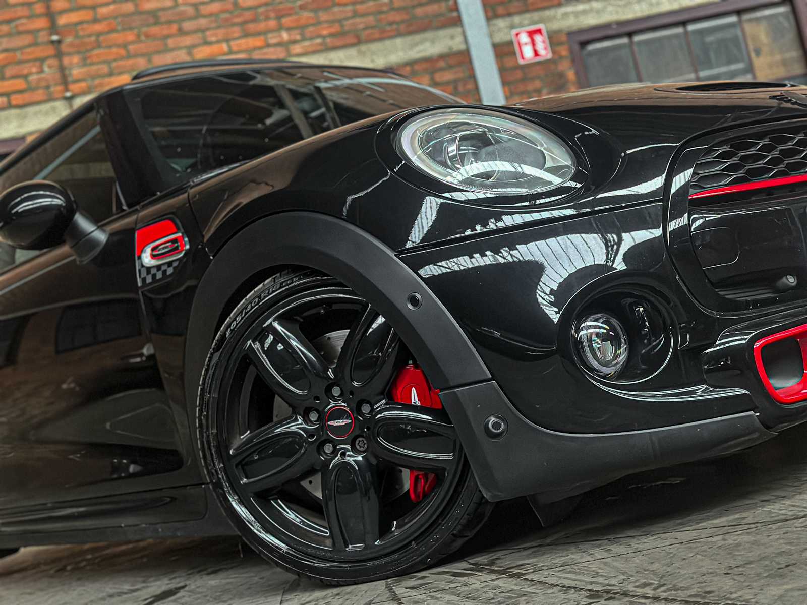 Mini Cooper S 2.0 JCW 400pk 2014 (Origineel-NL), 3-XDD-09