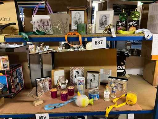 Various decoration/gift items