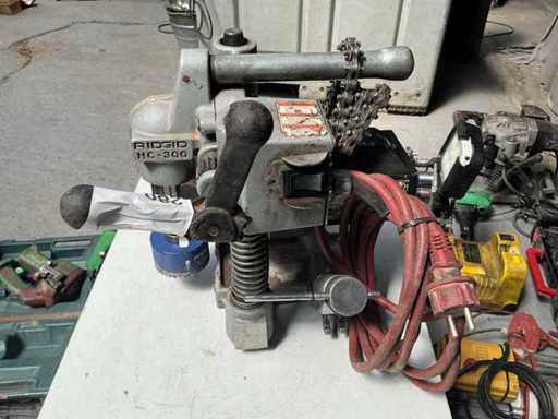 Perceuse Ridgid HC-300 avec pince à chaîne