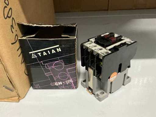 Lot AC Contactori magnetici CN-16 (160x)