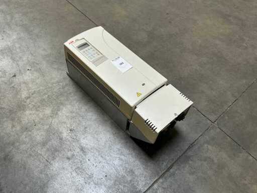 ABB ACS800-01-0040-3+E200+L508 Frequentieregelaar
