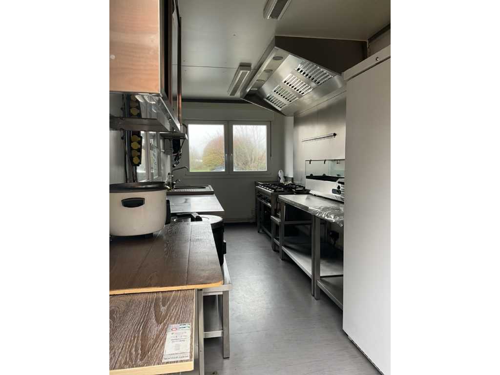 Fully equipped mobile kitchen container