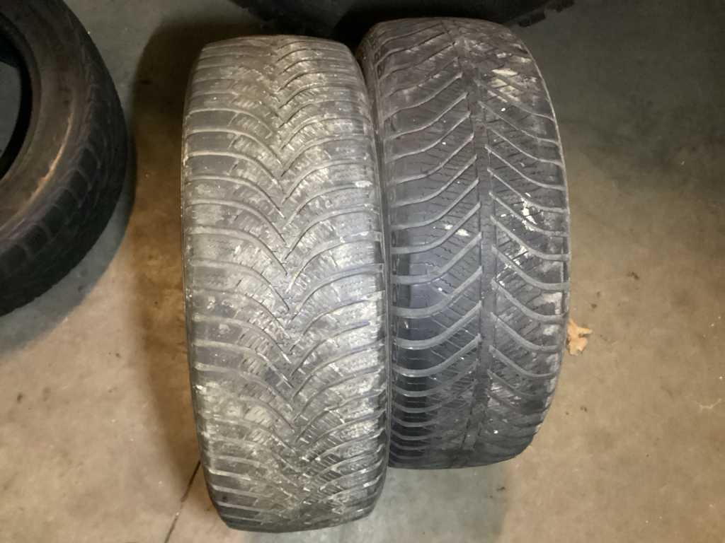Various brands and sizes of car tire (2x)
