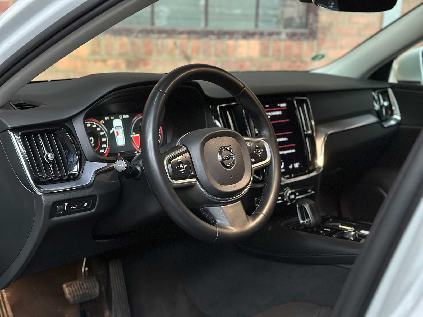 Volvo V60 2.0 T6 Recharge AWD Inscription Expression 253pk 2021 (Origineel-NL + 1e eigenaar), N-828-HZ