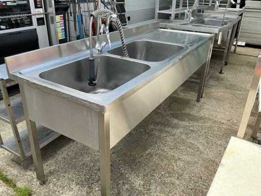 Lavabo en acier inoxydable avec douche
