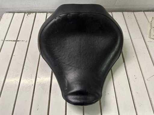 Yamaha - XVS1300 (Midnight Star) - Original Pilot Saddle Yamaha XVS1300